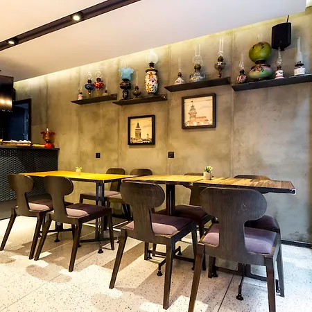 Lampa Design Hotel-special Category 호텔