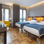 Lampa Design Hotel-special Category מלון 3*