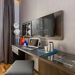 Lampa Design Hotel-special Category מלון