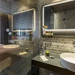 מלון Lampa Design Hotel-special Category 3*
