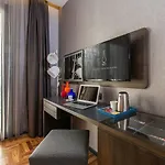מלון Lampa Design Hotel-special Category 3*