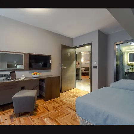 Отель Lampa Design Hotel-special Category 3*