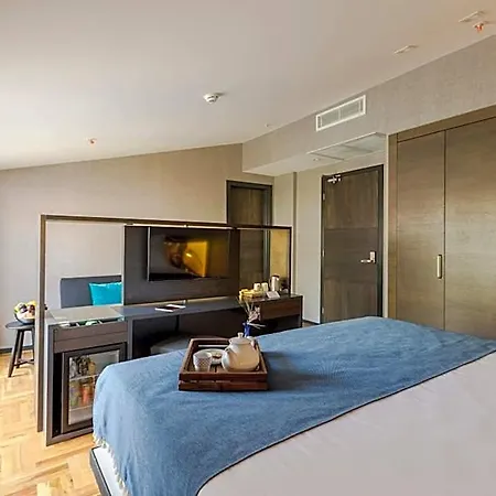 Lampa Design Hotel-special Category מלון 3*