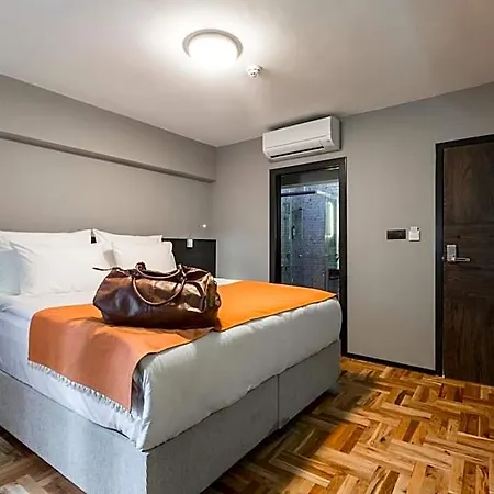 מלון Lampa Design Hotel-special Category 3*