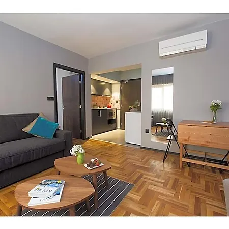 מלון Lampa Design Hotel-special Category 3*