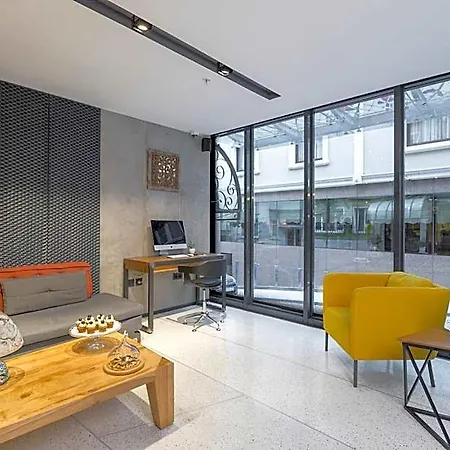 מלון Lampa Design Hotel-special Category