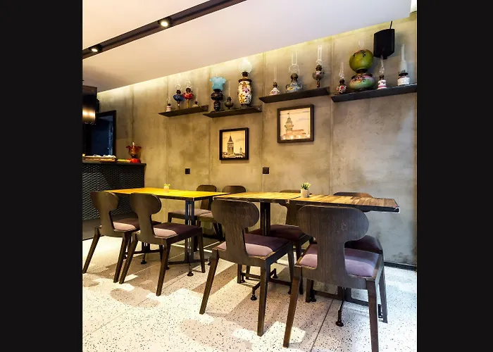 Lampa Design Hotel-special Category Отель