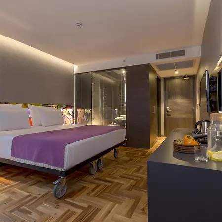 Lampa Design Hotel-special Category Hotell 4*
